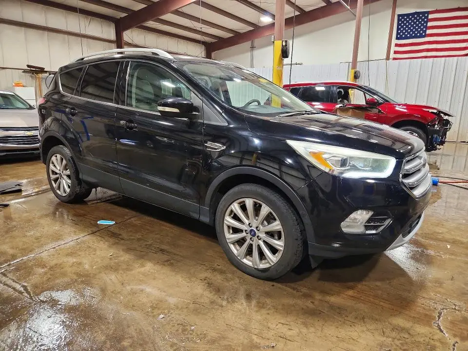 2017 FORD ESCAPE TITANIUM  