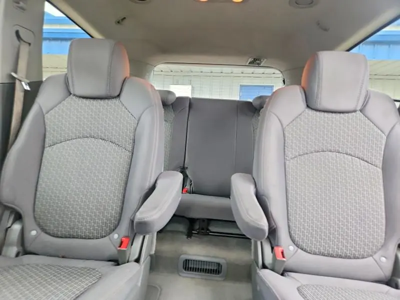 2010 CHEVROLET TRAVERSE LT  