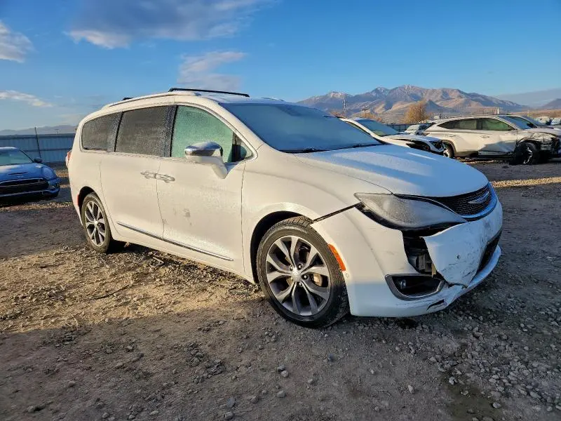 2017 CHRYSLER PACIFICA LIMITED  