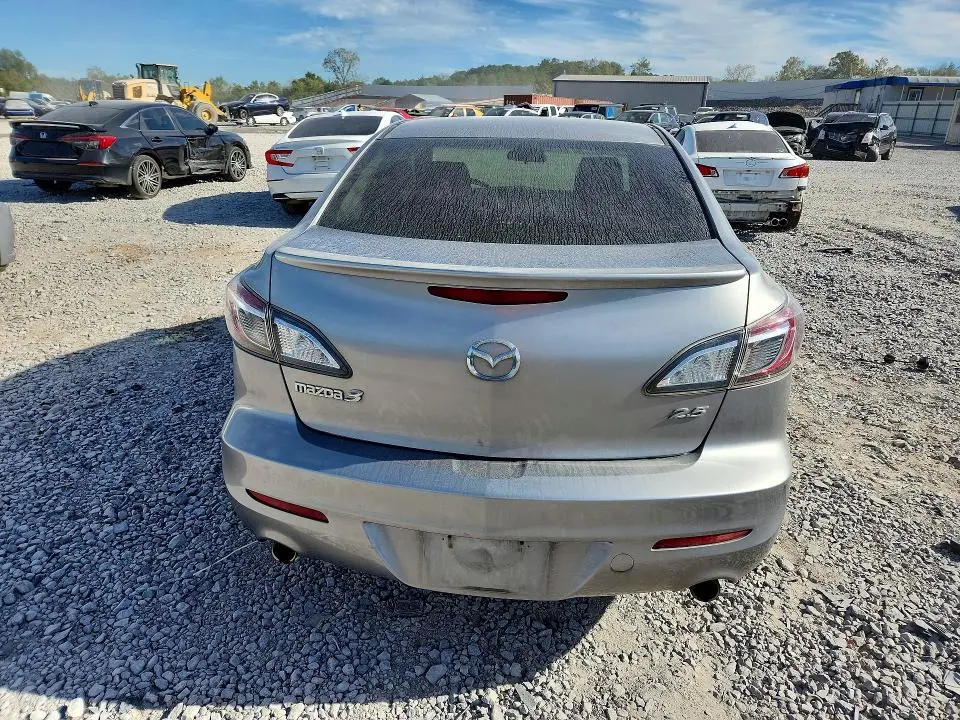 2011 MAZDA 3 S  