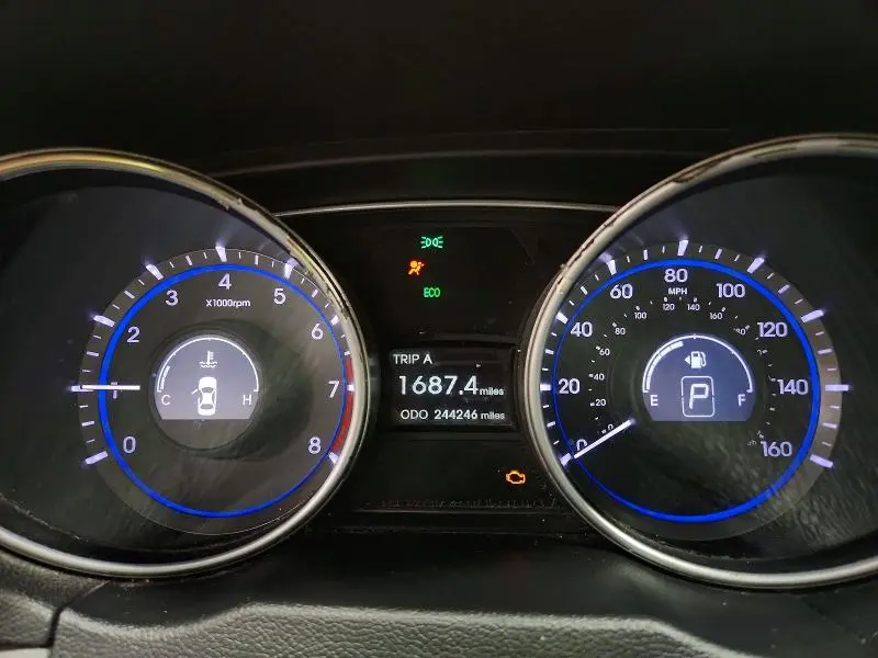 2011 HYUNDAI SONATA GLS  
