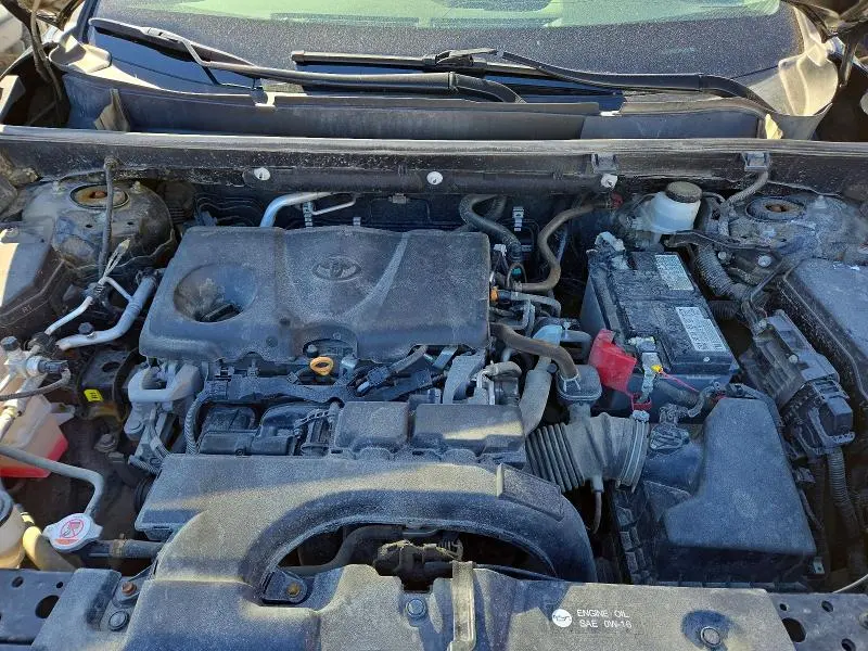 2021 TOYOTA RAV4 XLE  