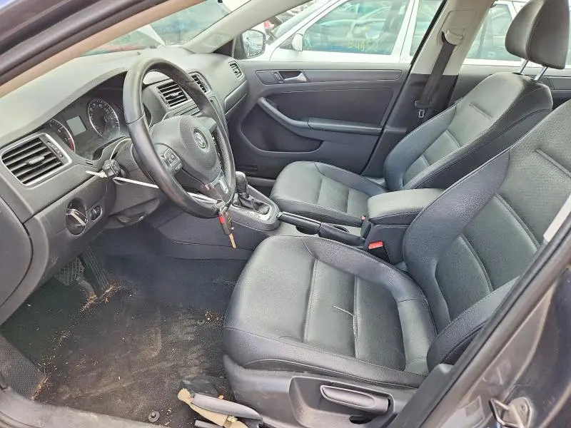 2012 VOLKSWAGEN JETTA SE  