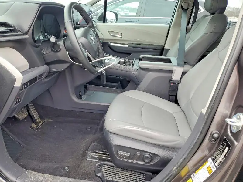 2023 TOYOTA SIENNA XLE 7-PASSENGER  