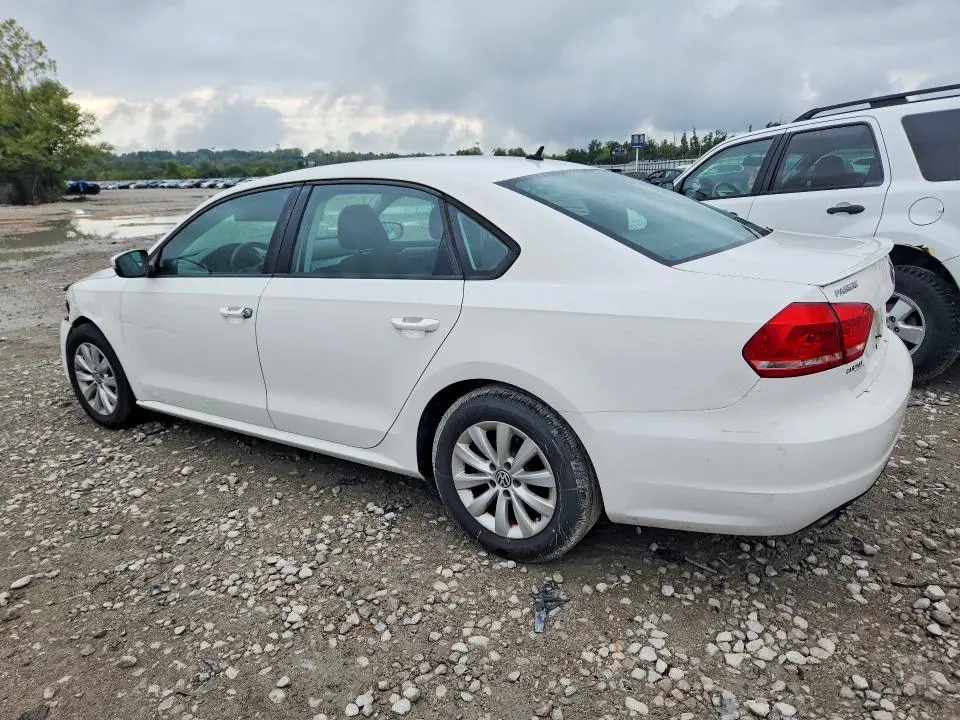 2013 VOLKSWAGEN PASSAT S  