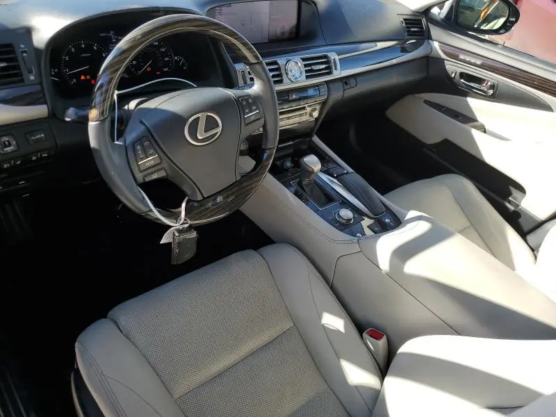 2015 LEXUS LS 460  