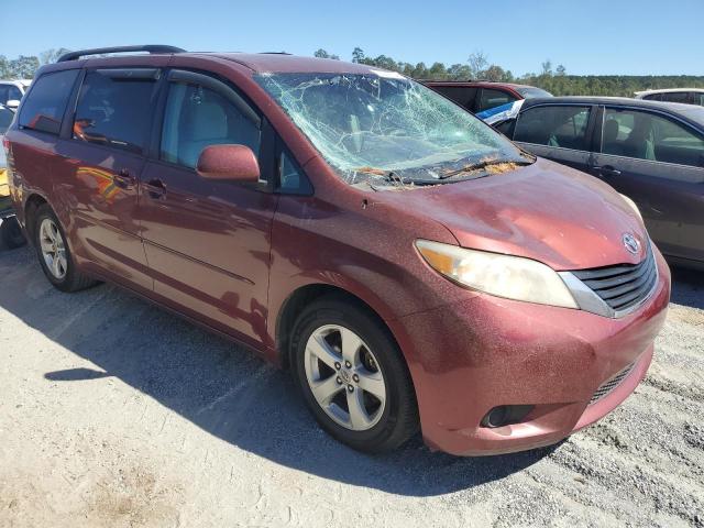 2013 TOYOTA SIENNA LE