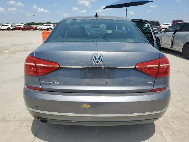 2016 VOLKSWAGEN PASSAT SE
