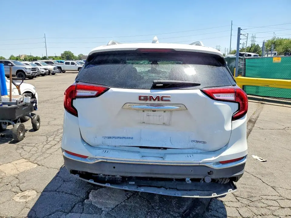 2023 GMC TERRAIN SLT  