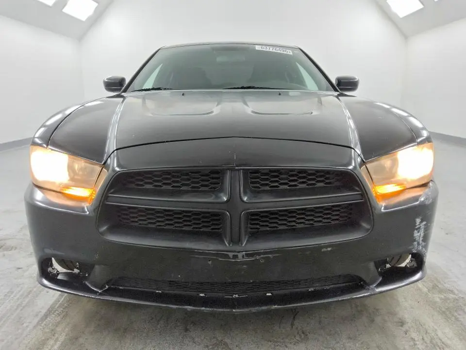 2013 DODGE CHARGER SE  