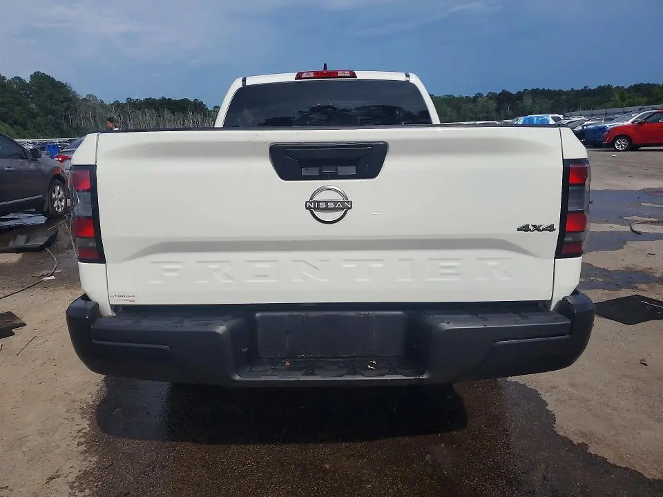 2023 NISSAN FRONTIER S  