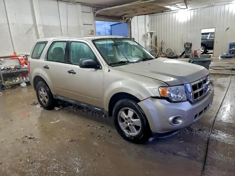 2011 FORD ESCAPE XLS  