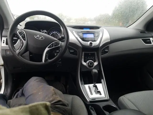 2012 HYUNDAI ELANTRA GLS  