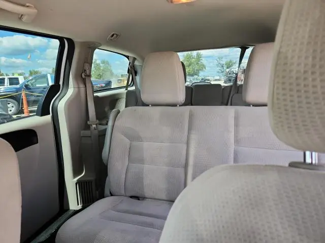 2016 DODGE GRAND CARAVAN SE  