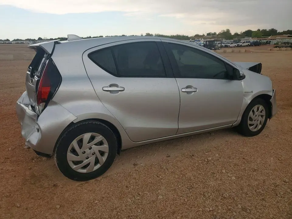 2015 TOYOTA PRIUS C THREE  
