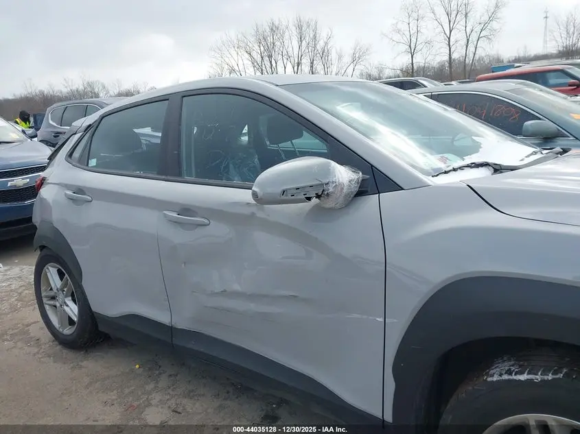 2023 HYUNDAI KONA SE