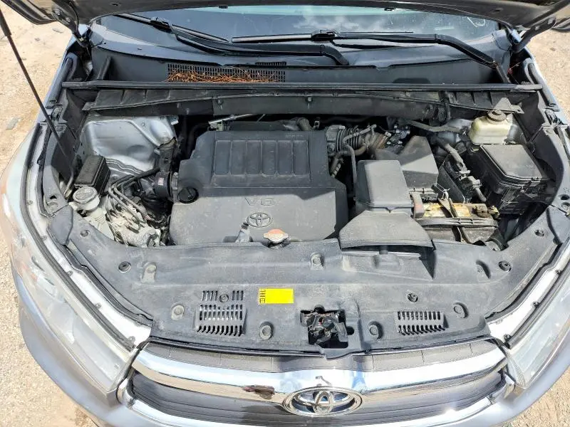 2016 TOYOTA HIGHLANDER XLE  