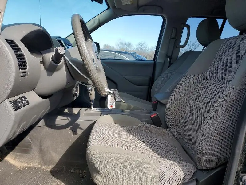 2019 NISSAN FRONTIER SV  