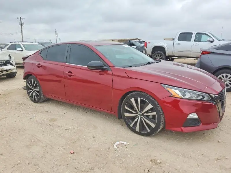 2022 NISSAN ALTIMA SR  