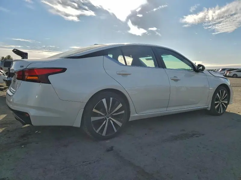 2019 NISSAN ALTIMA SR  