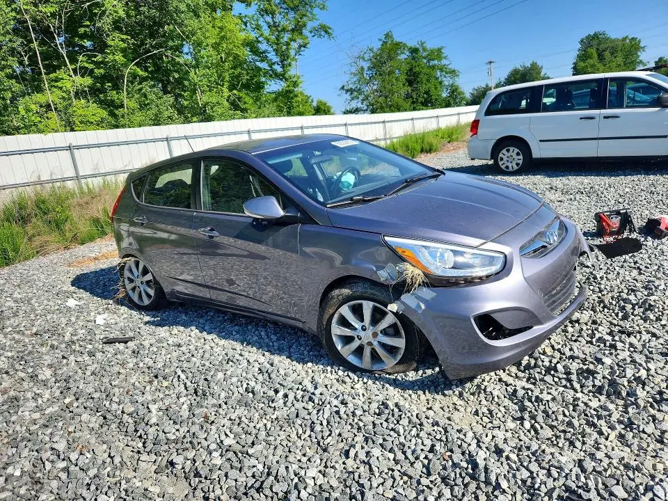 2014 HYUNDAI ACCENT SE  