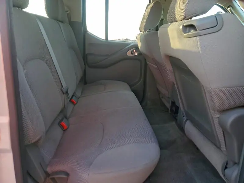 2011 NISSAN FRONTIER S  