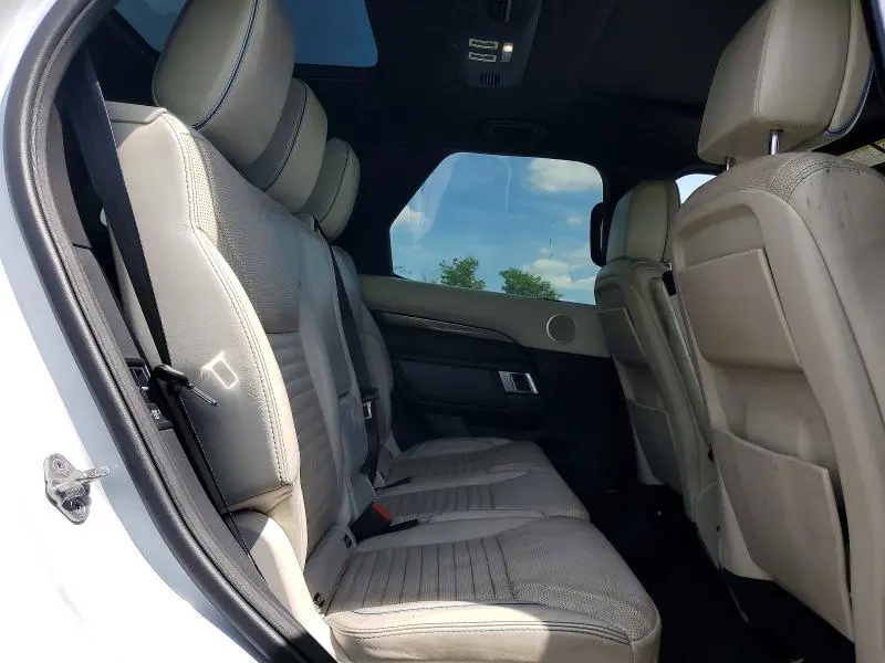 2017 LAND ROVER DISCOVERY HSE LUXURY  