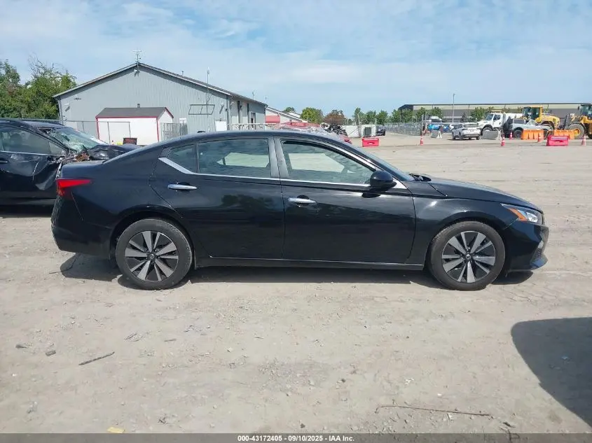 2022 NISSAN ALTIMA SV FWD