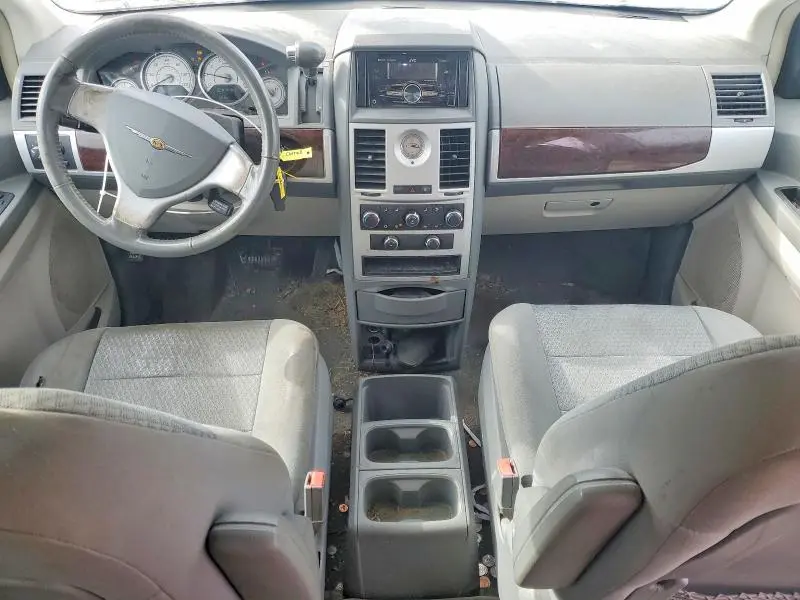 2010 CHRYSLER TOWN & COUNTRY TOURING  