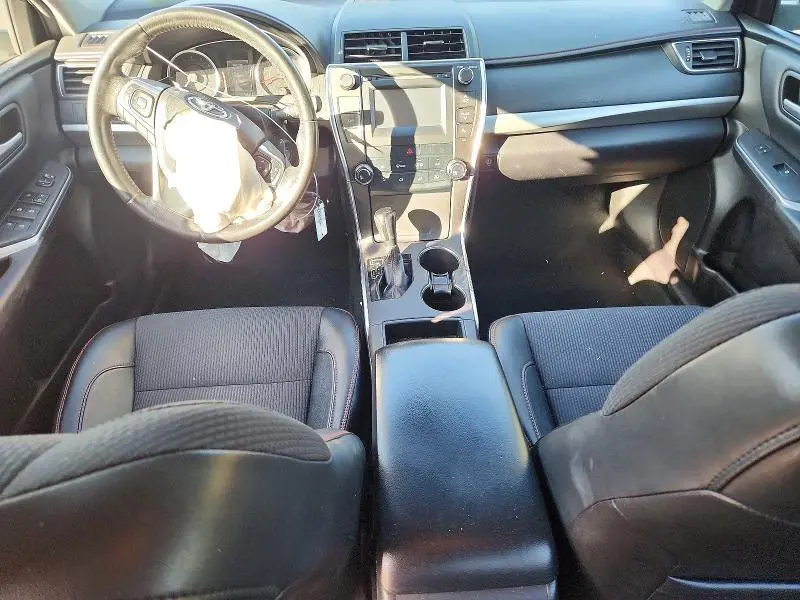 2016 TOYOTA CAMRY SE  