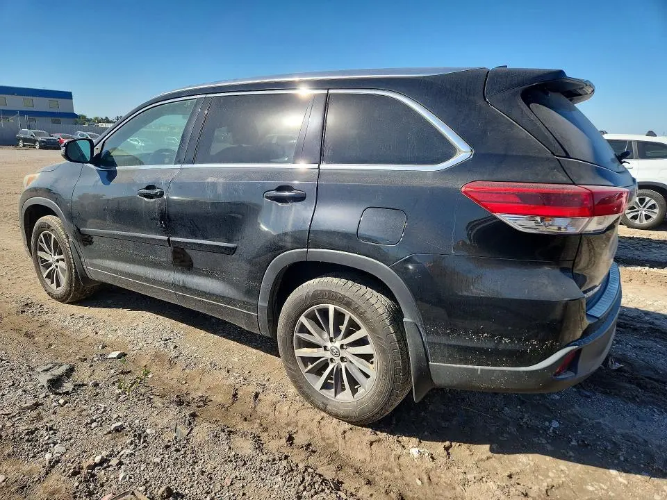 2017 TOYOTA HIGHLANDER XLE  
