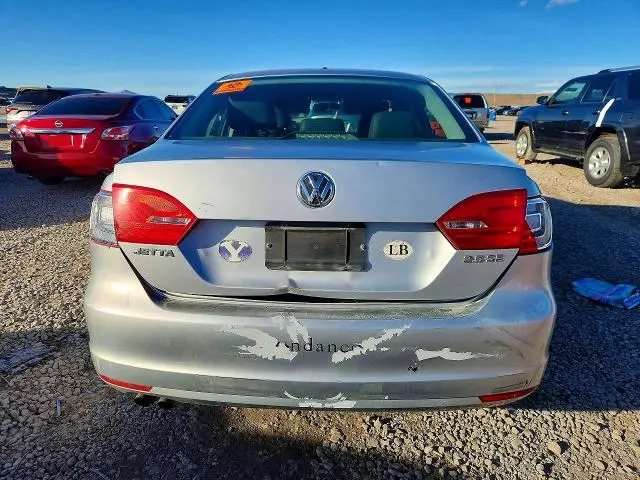 2011 VOLKSWAGEN JETTA SE  