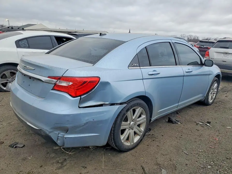 2013 CHRYSLER 200 LX  