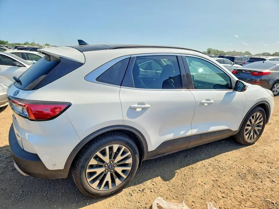 2020 FORD ESCAPE TITANIUM  