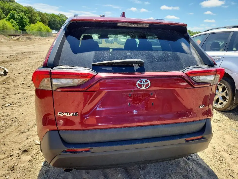 2020 TOYOTA RAV4 LE  
