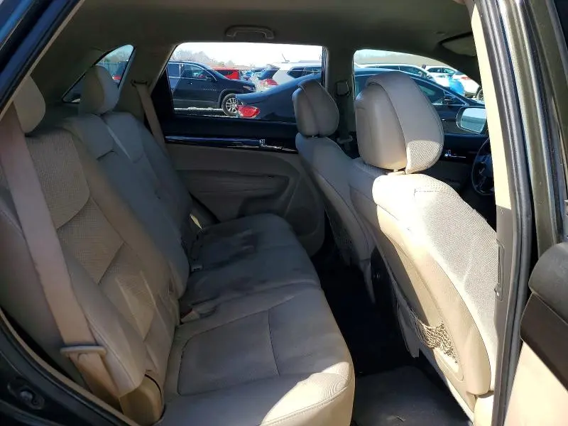 2011 KIA SORENTO BASE  
