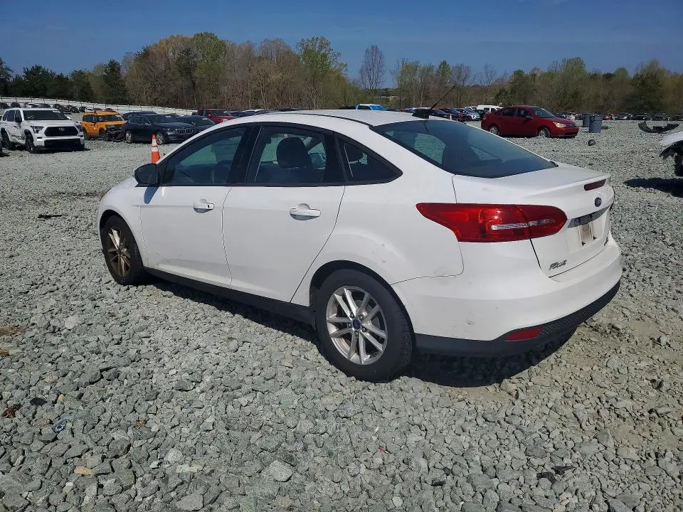 2015 FORD FOCUS SE  