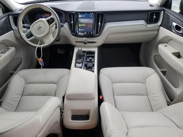 2024 VOLVO XC60 PLUS  