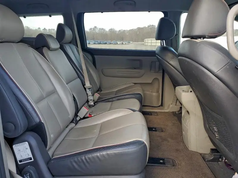 2017 KIA SEDONA LX  