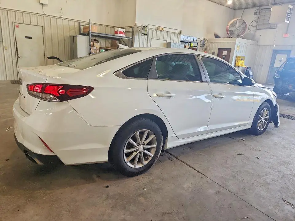 2018 HYUNDAI SONATA SE  