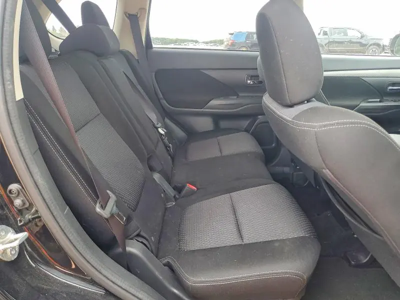 2017 MITSUBISHI OUTLANDER SE  