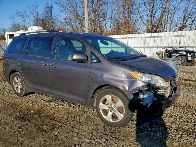 2015 TOYOTA SIENNA LE  
