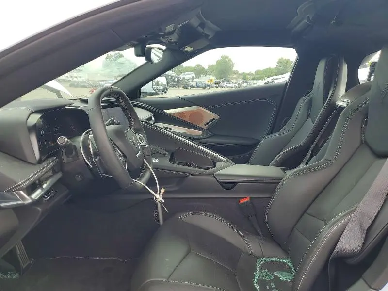 2024 CHEVROLET CORVETTE STINGRAY 2LT  