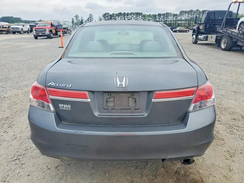 2011 HONDA ACCORD LXP  