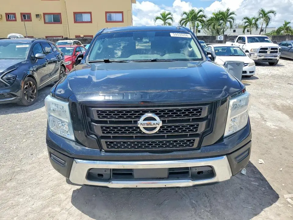 2021 NISSAN TITAN SV  