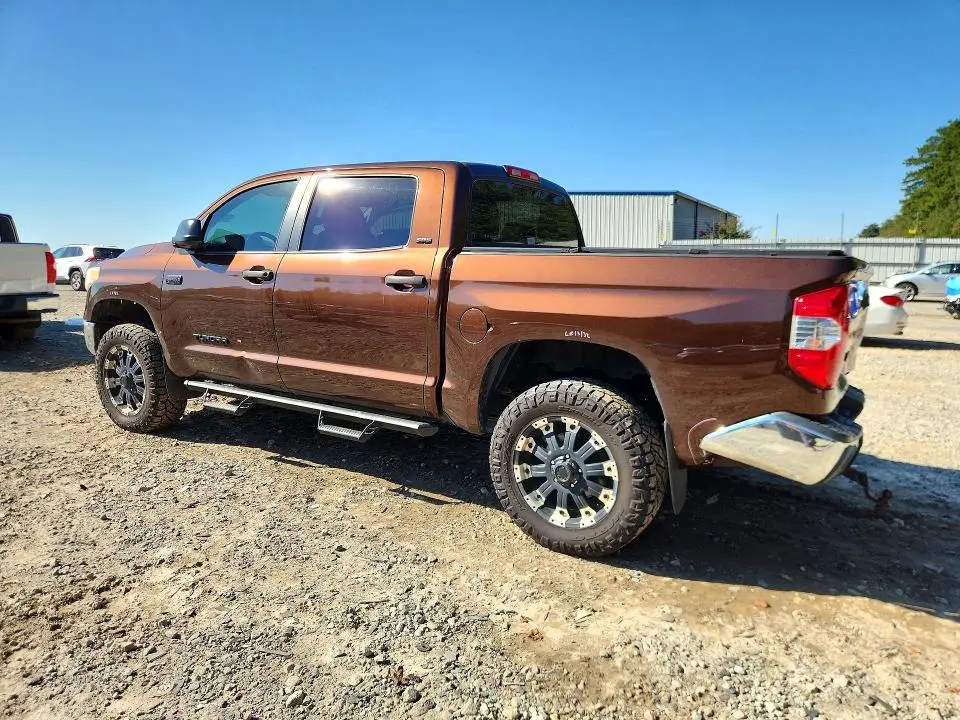 2017 TOYOTA TUNDRA SR5  