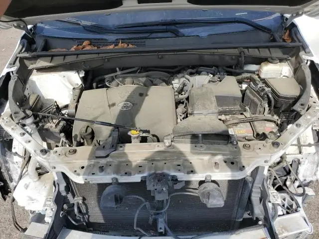 2017 TOYOTA HIGHLANDER LE  