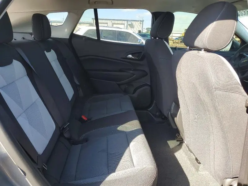2025 CHEVROLET TRAX LS  
