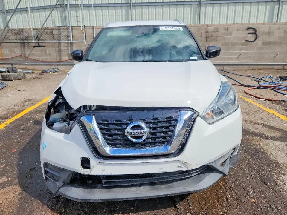 2019 NISSAN KICKS S  