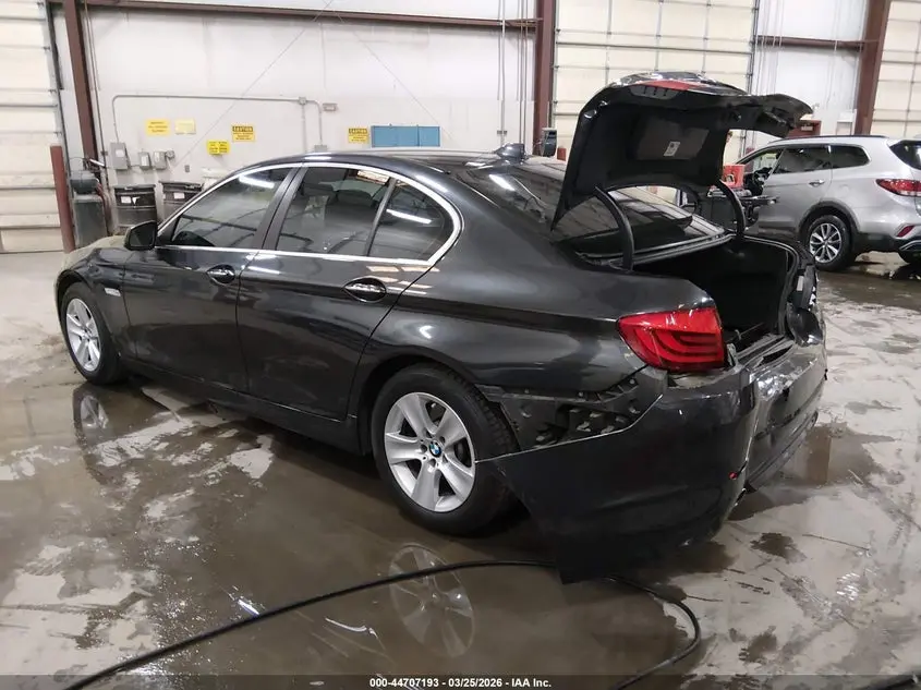 2011 BMW 528I  